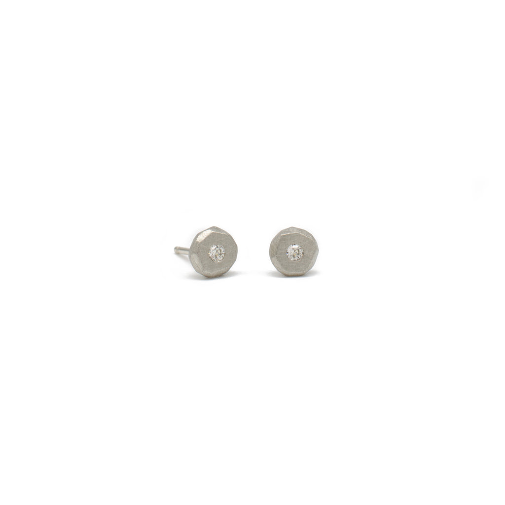 1.7 White Gold Pebble Studs