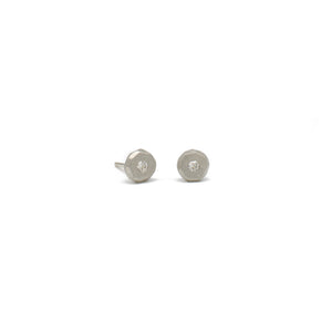 1.7 White Gold Pebble Studs
