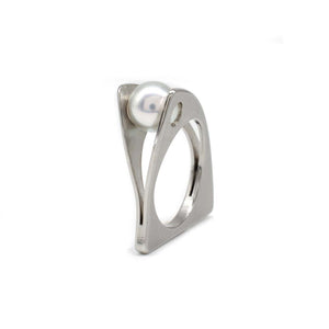 Akoya Pearl Alpenshark Ring