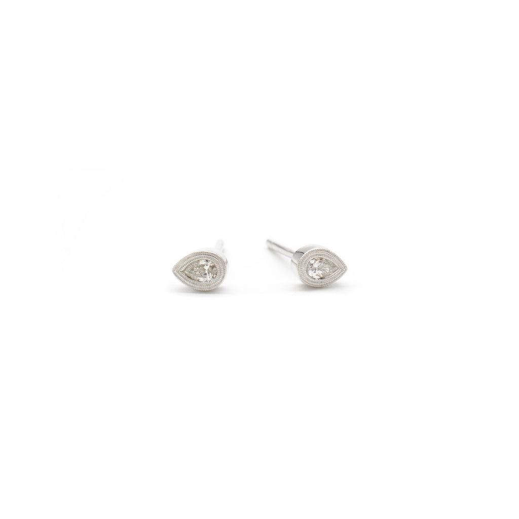 Double Milgrain Studs (Pear)